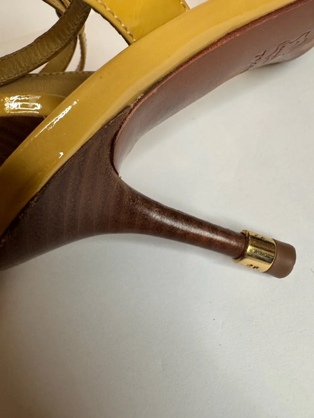 Tory Burch Tania Mustard Patent Heels Wood Heel Sandals Quiet Luxury 7.5